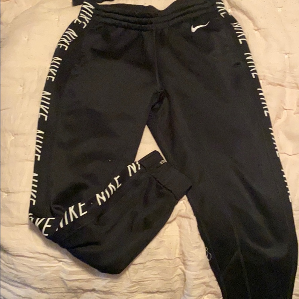 NIKE JOGGERS
